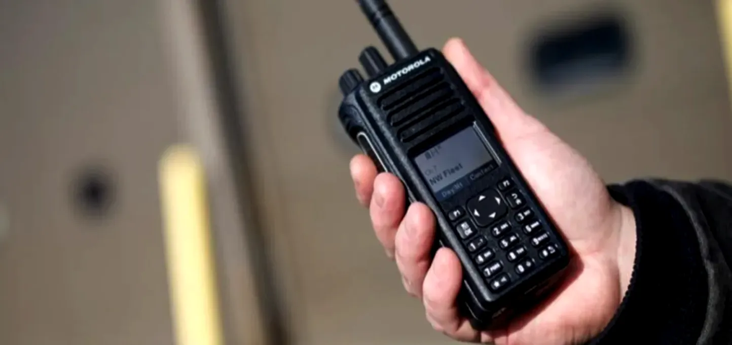 Public Network vs. Private Network PTT: Key Differences, Technologies, and Integ